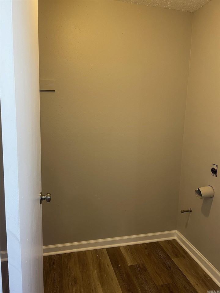 9605 Wilderness Rd - Photo 7 of 17