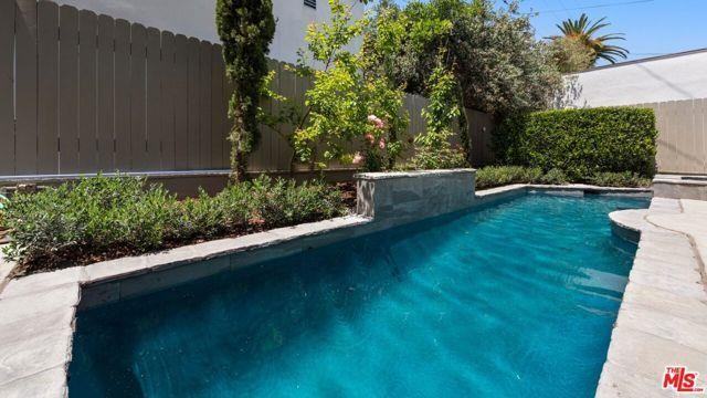 515 N Crescent Heights Blvd - Photo 2 of 2