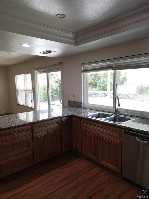 19325 Tomlee Ave - Photo 2 of 8