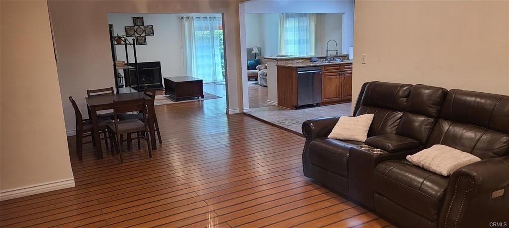 5122 Lindley Avenue - Photo 2 of 8