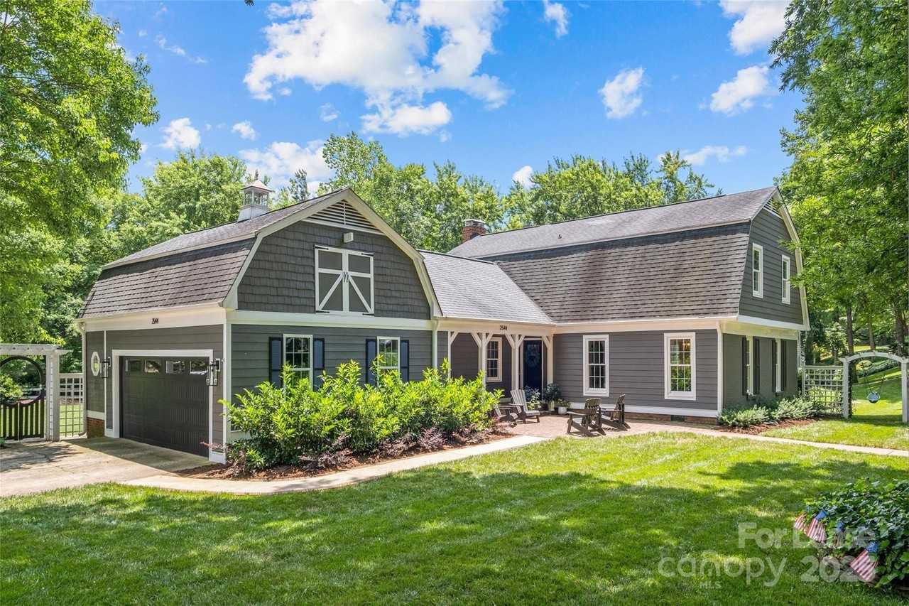 2544 Ainsdale Rd - Photo 2 of 43