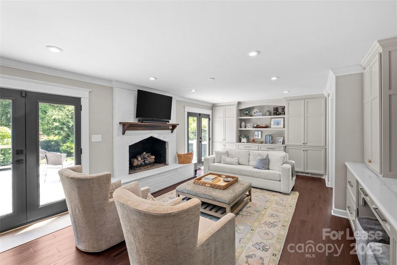 2544 Ainsdale Rd - Photo 5 of 43