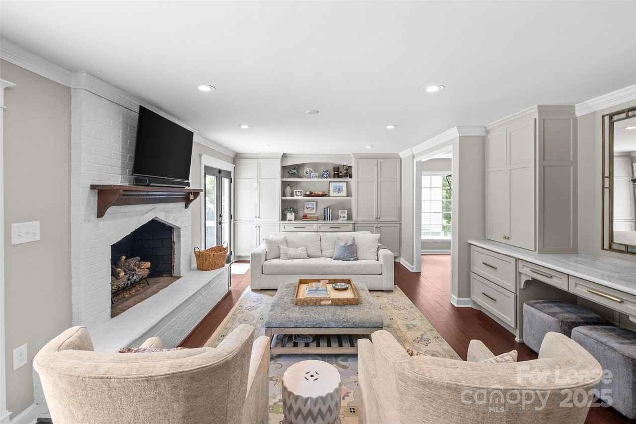 2544 Ainsdale Rd - Photo 6 of 43