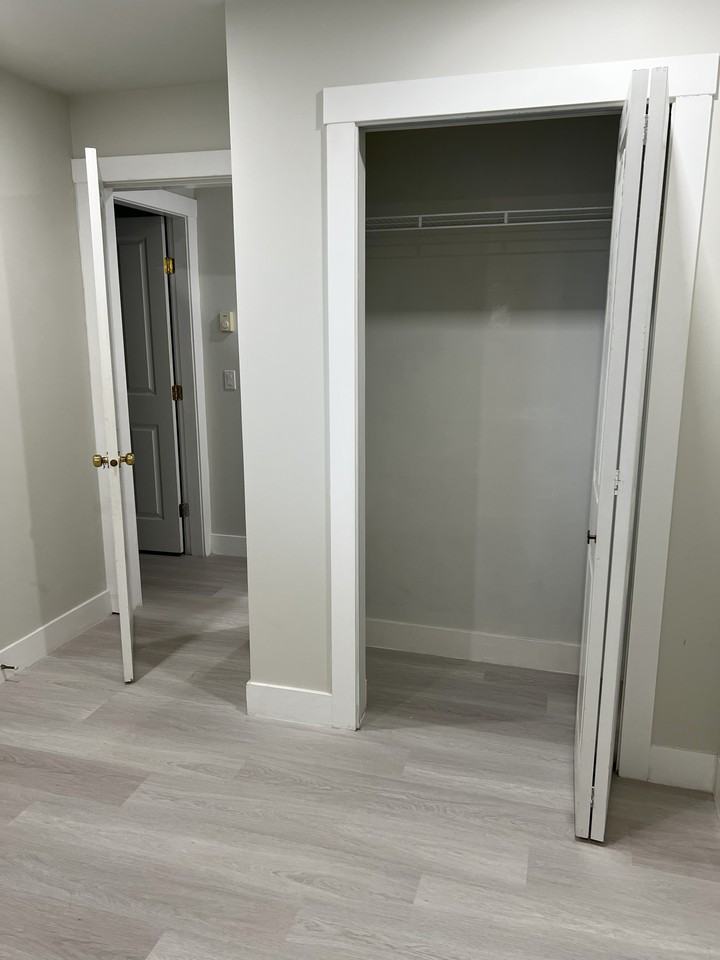 1069 Dansey Avenue - Photo 2 of 11