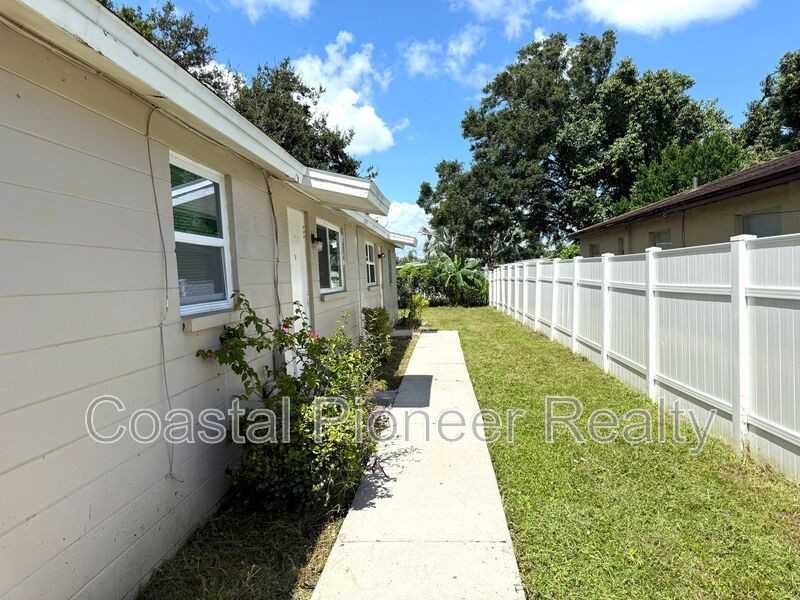 2576 42nd Ave N #A - Photo 2 of 16