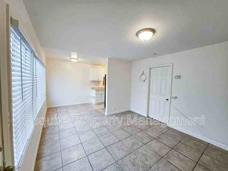 11119 Rosal Ln - Photo 2 of 9