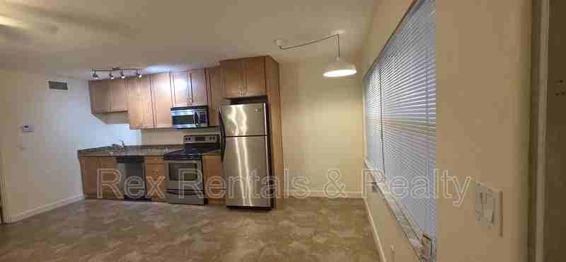 224 6th Avenue North #11 - Photo 4 of 11