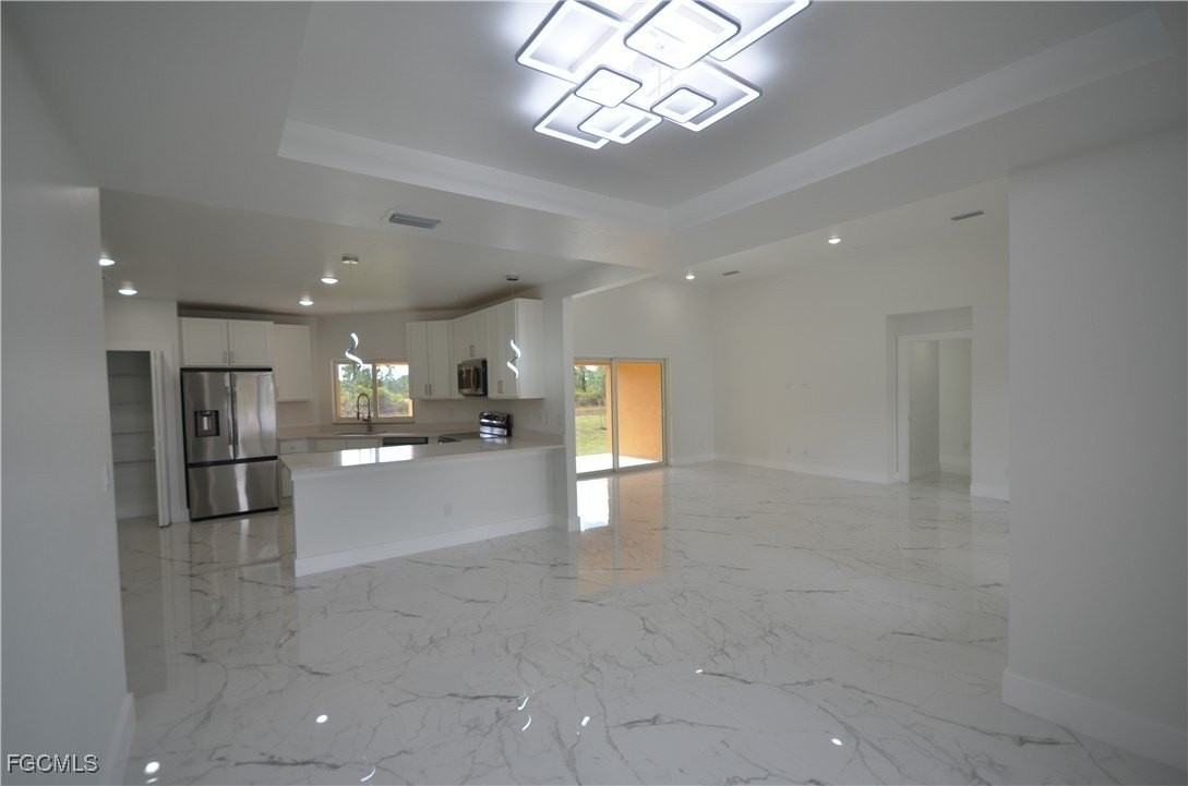 1132 Edelweiss St E - Photo 4 of 50