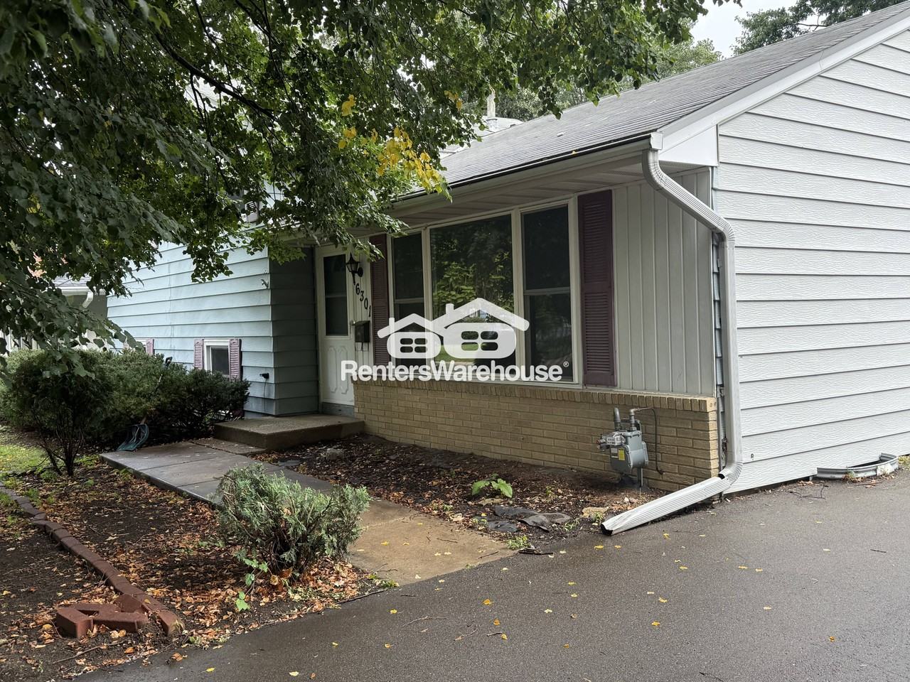 6301 Russell Ave S - Photo 2 of 26