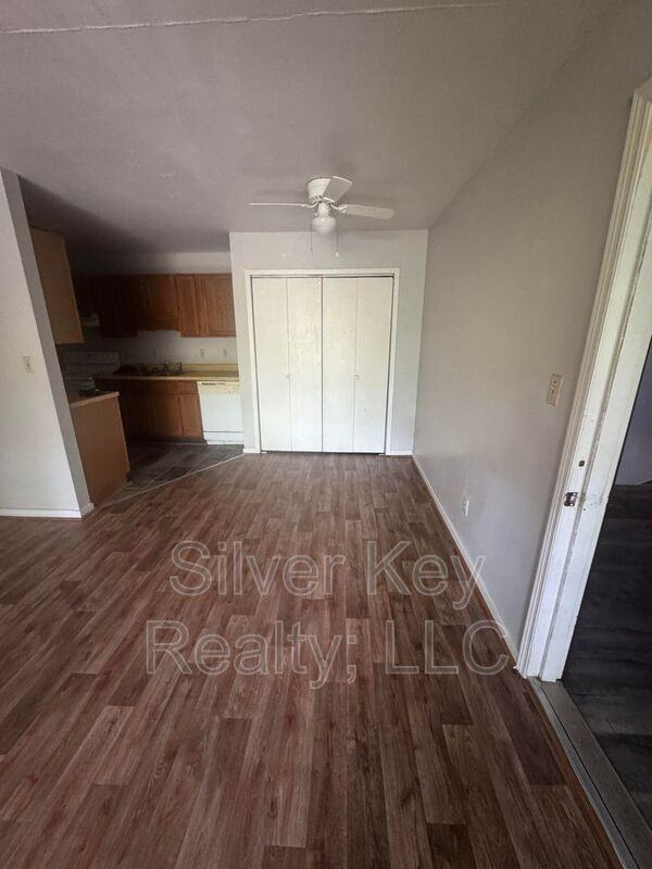 311 Sunset Dr #15 - Photo 3 of 8