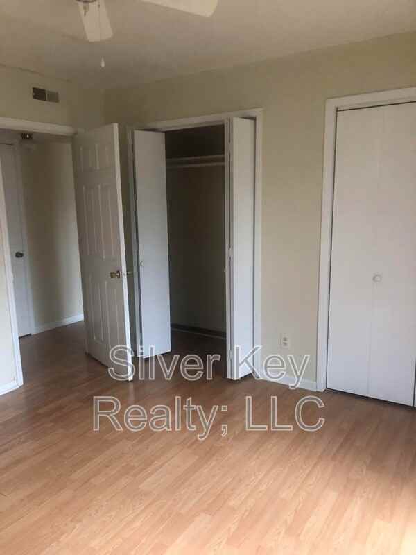 311 Sunset Dr #15 - Photo 5 of 8