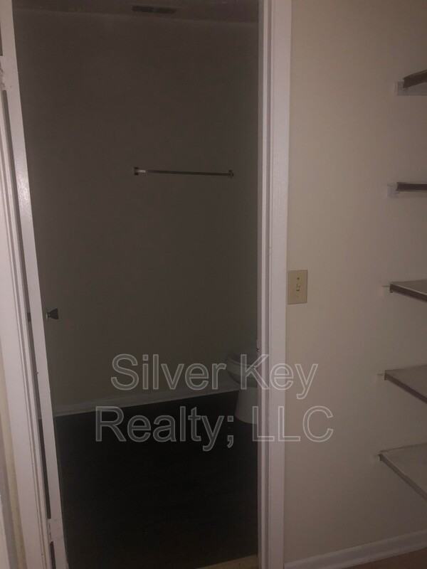 311 Sunset Dr #15 - Photo 6 of 8