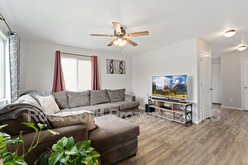 4024 Gunsmoke Rd - Photo 4 of 20