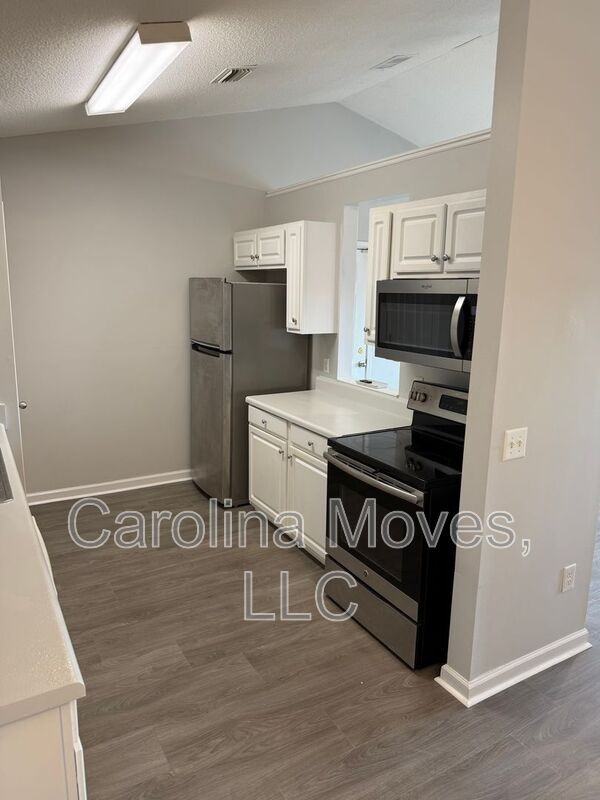 107 Pelham Square Way - Photo 5 of 16