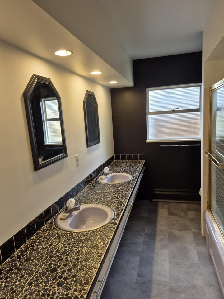384 Laurentian Crescent - Photo 7 of 15