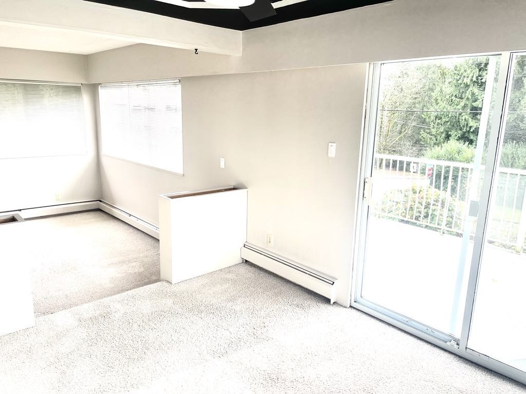 384 Laurentian Crescent - Photo 6 of 15