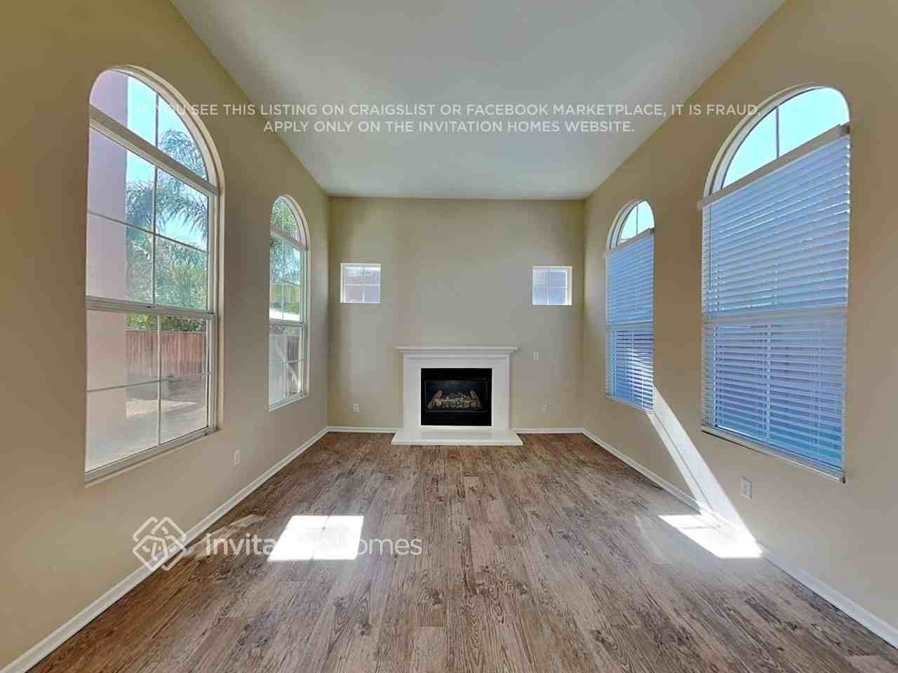 1678 Bella Regina Way - Photo 4 of 22