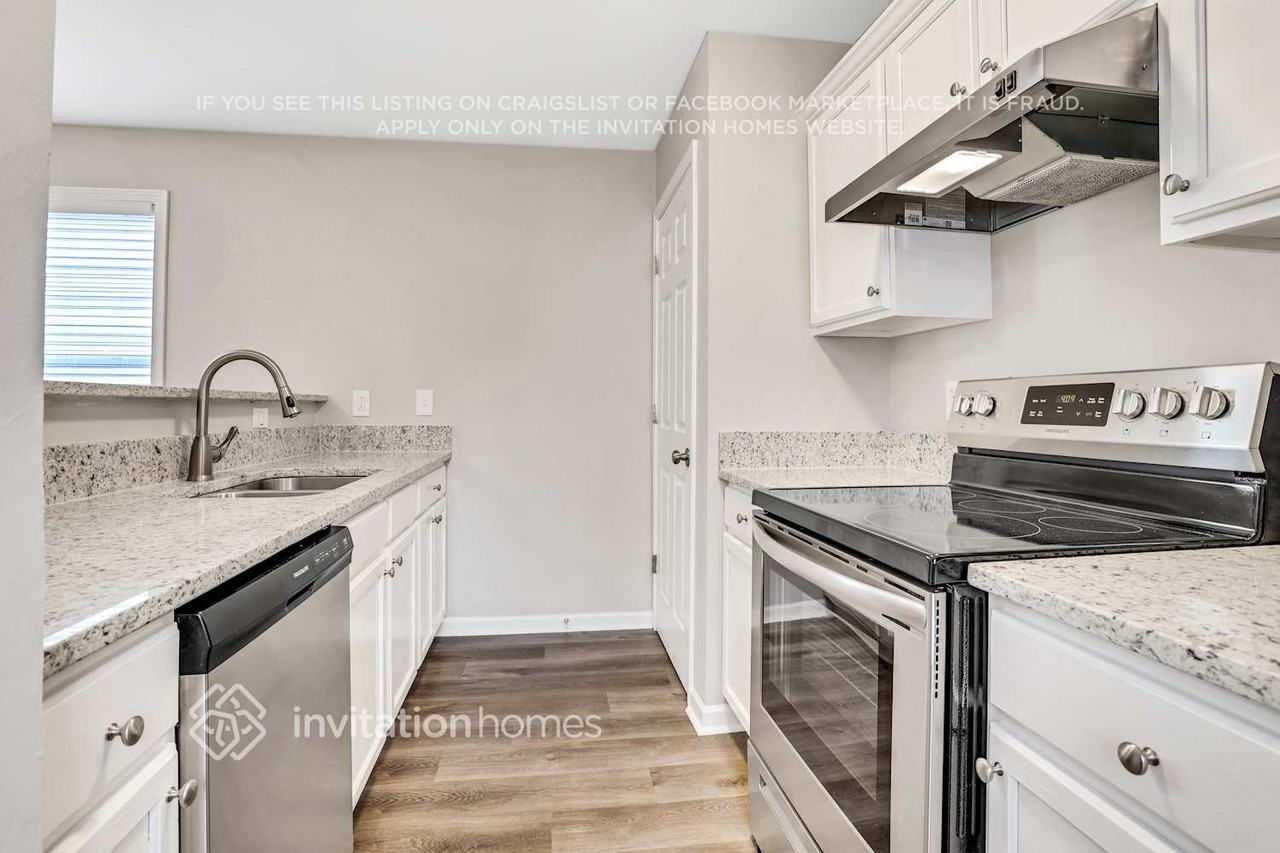 1990 Pittston Farm Rd - Photo 7 of 19