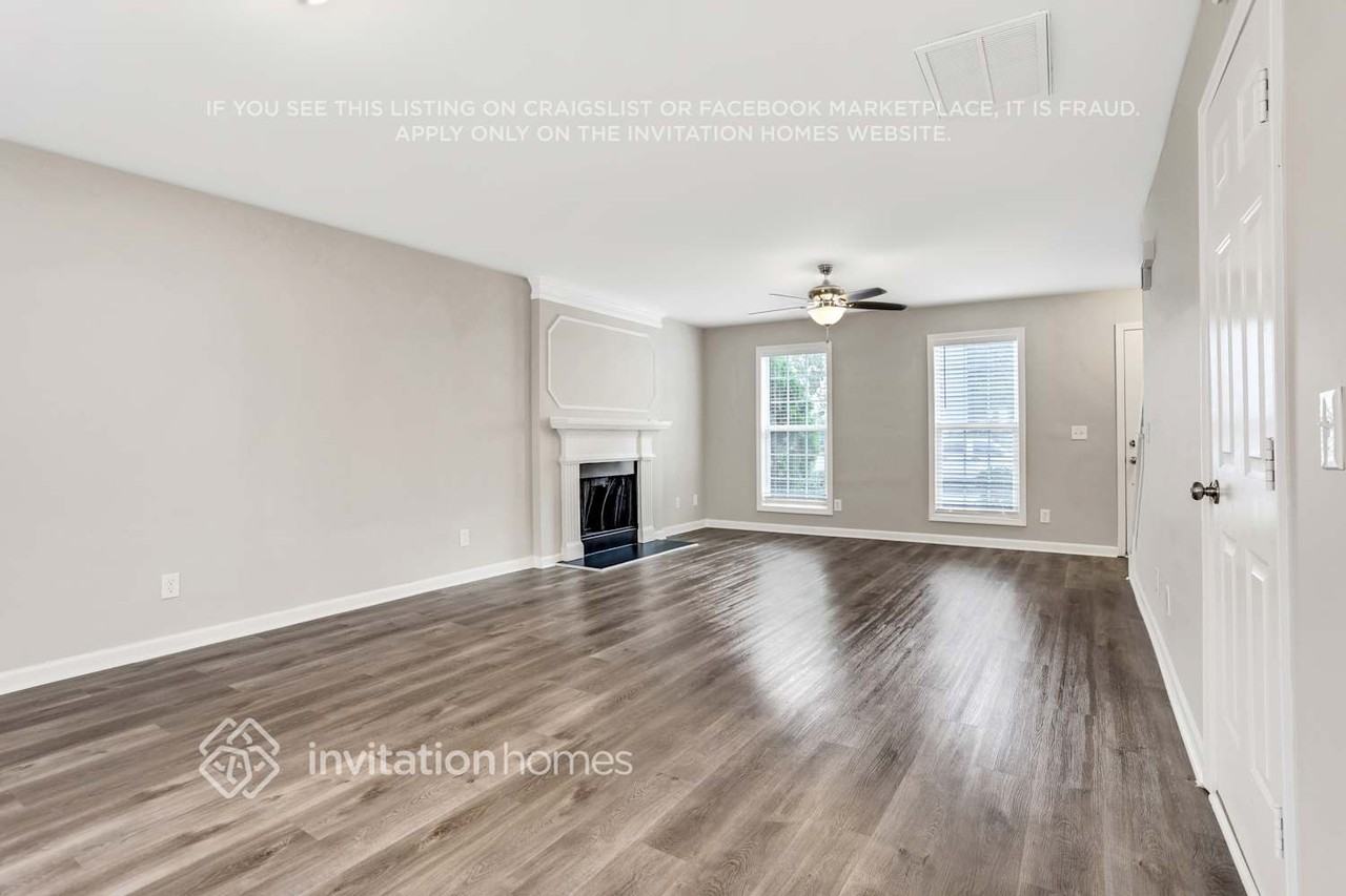 1990 Pittston Farm Rd - Photo 4 of 19