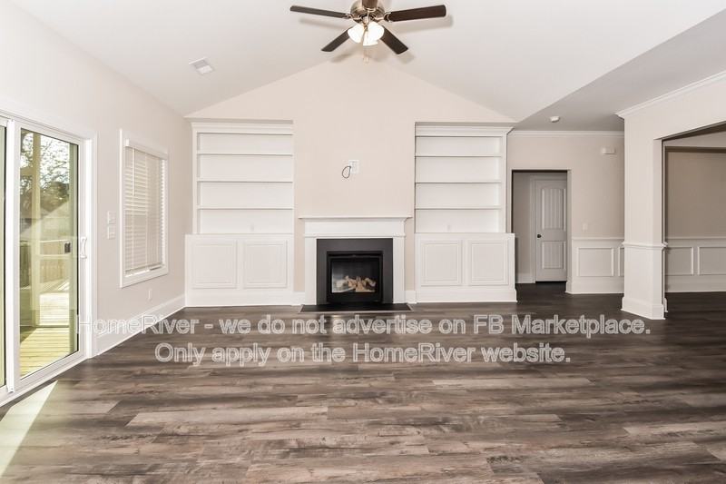 505 Mitscher Way - Photo 7 of 29