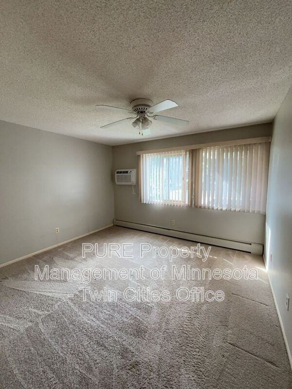 1311 W 82nd St #D - Photo 7 of 16