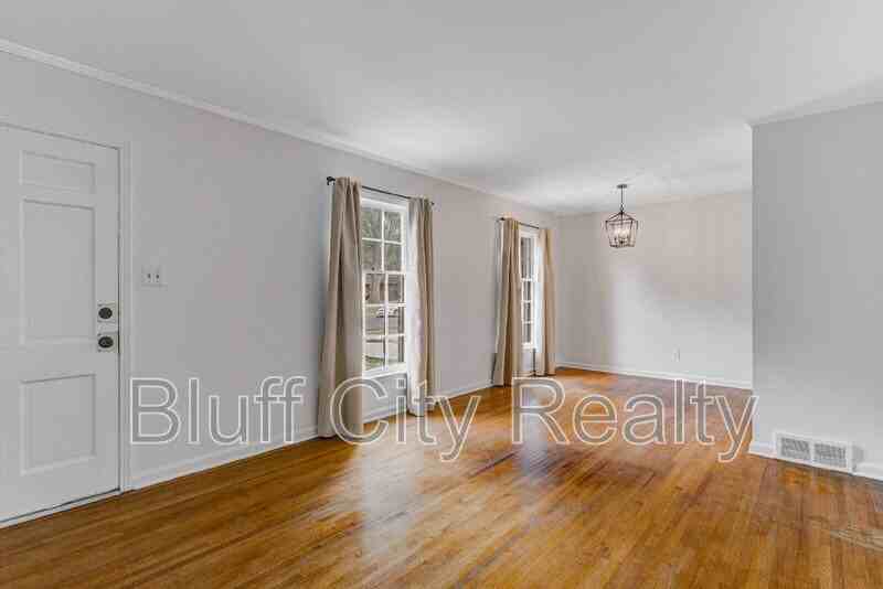 1620 Sterling Dr - Photo 3 of 24