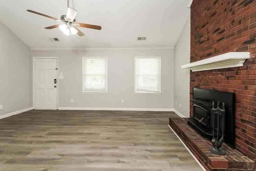14049 Kedleston Rd - Photo 4 of 16