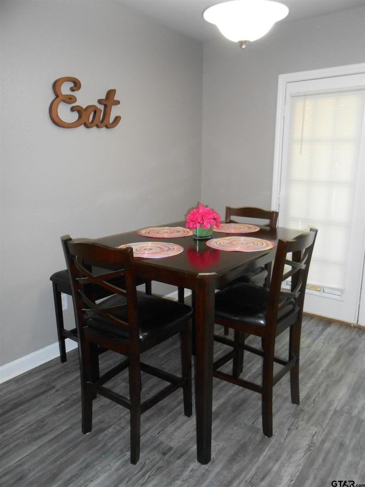 7108 Gatewood Dr - Photo 4 of 13