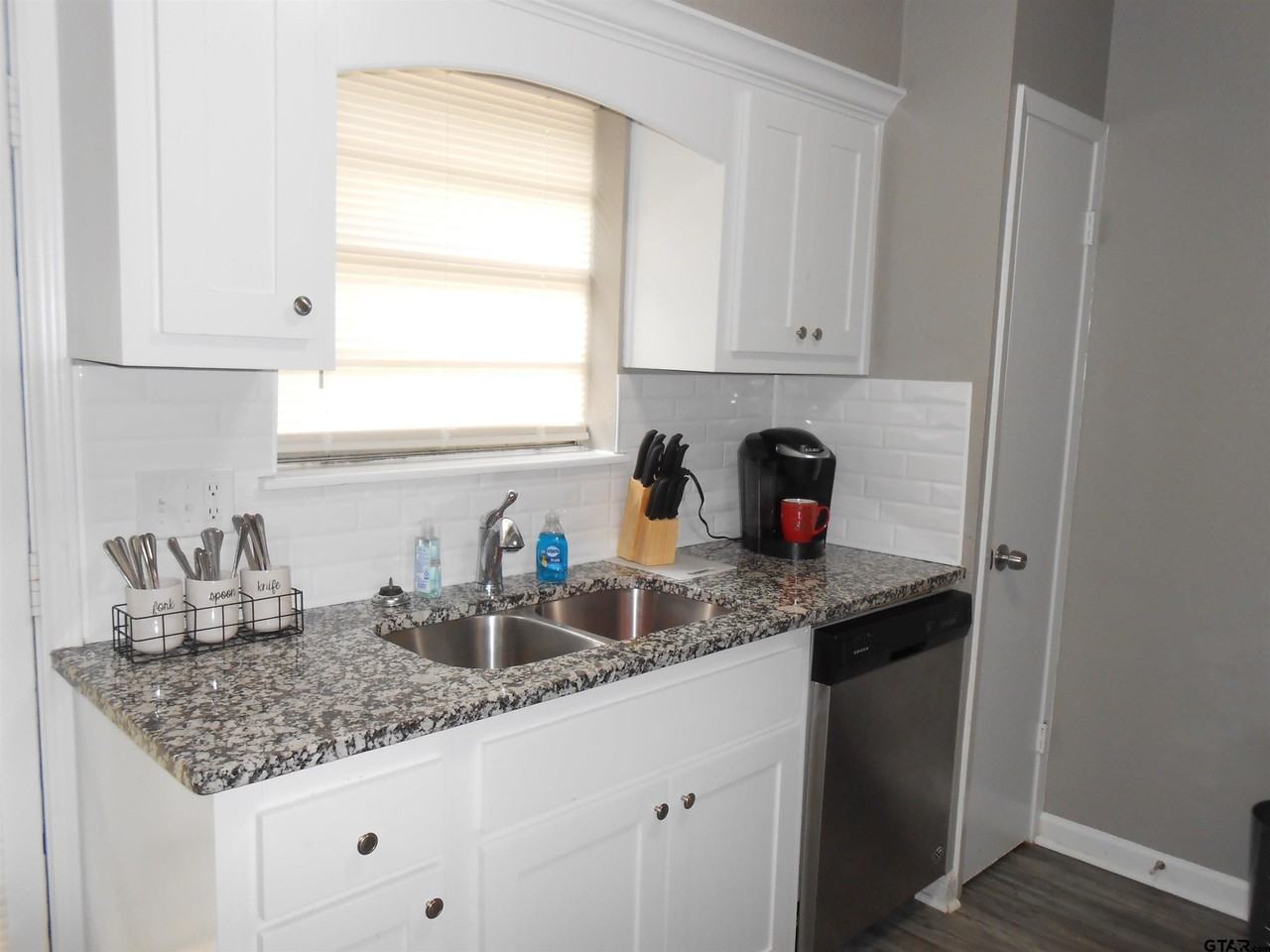 7108 Gatewood Dr - Photo 5 of 13