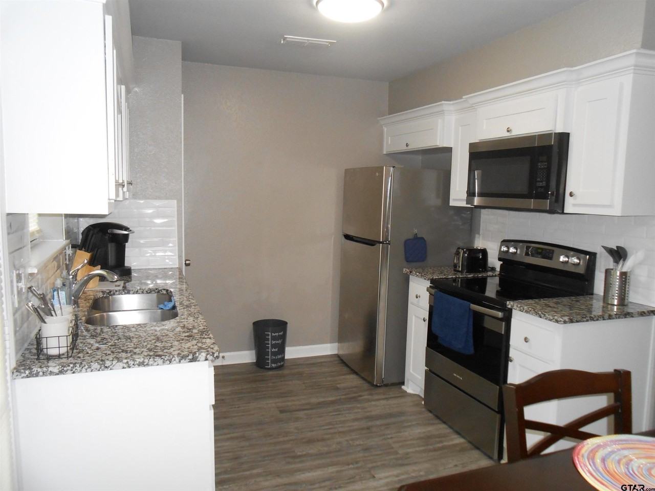 7108 Gatewood Dr - Photo 6 of 13