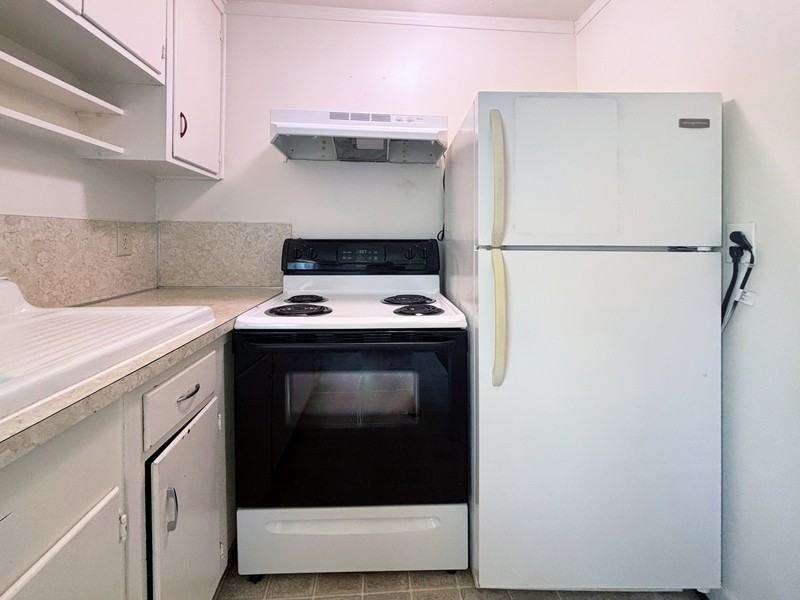 1945 1/2 Lawrence St - Photo 4 of 11