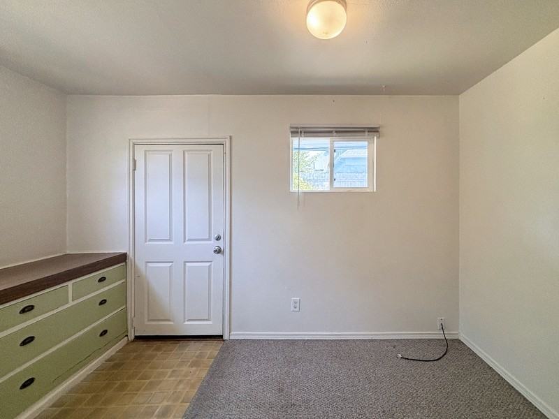 1945 1/2 Lawrence St - Photo 5 of 11