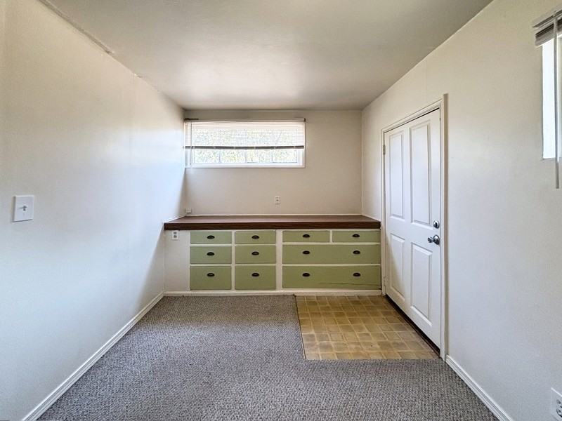 1945 1/2 Lawrence St - Photo 6 of 11