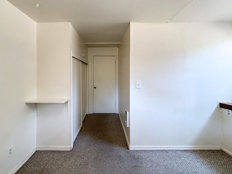 1945 1/2 Lawrence St - Photo 7 of 11