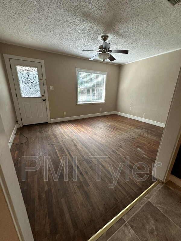 427 Turkey Creek Dr - Photo 7 of 17