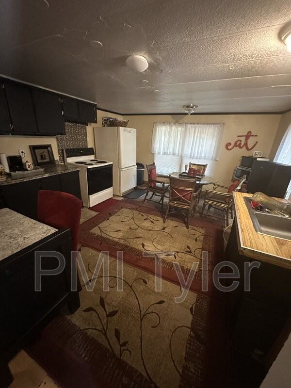 117 Little Acorn Cv - Photo 2 of 11