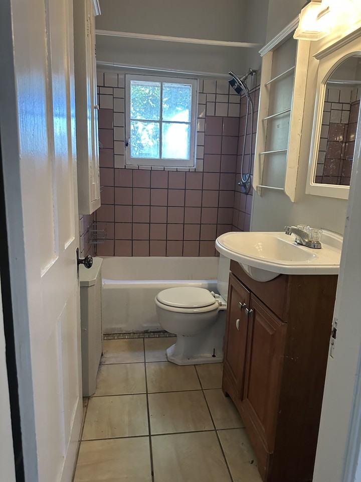 188 W 2nd St #6 - Photo 2 of 10