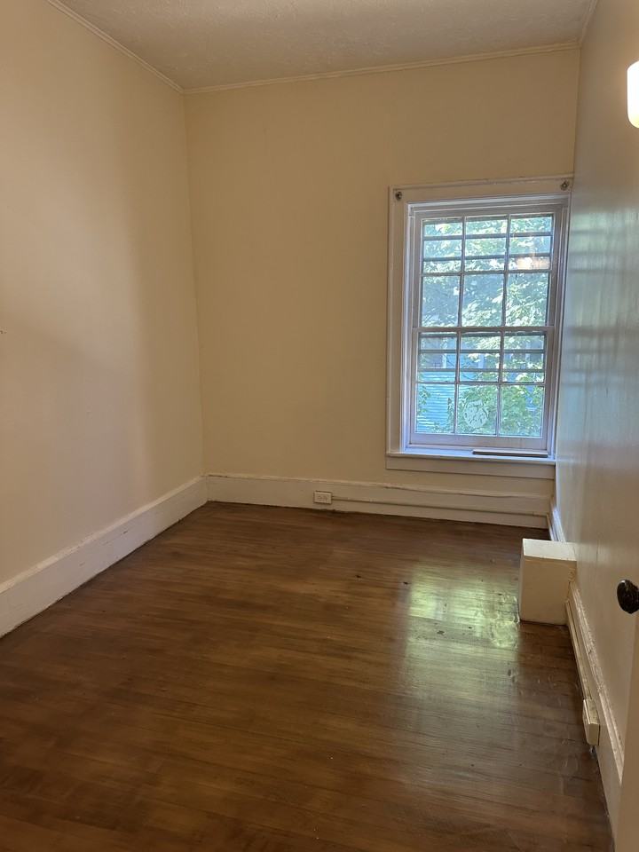 188 W 2nd St #6 - Photo 4 of 10