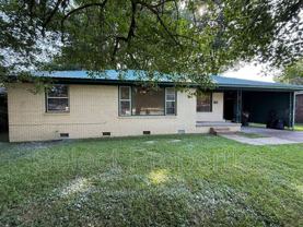 1104 S Gee St - Photo 1 of 1