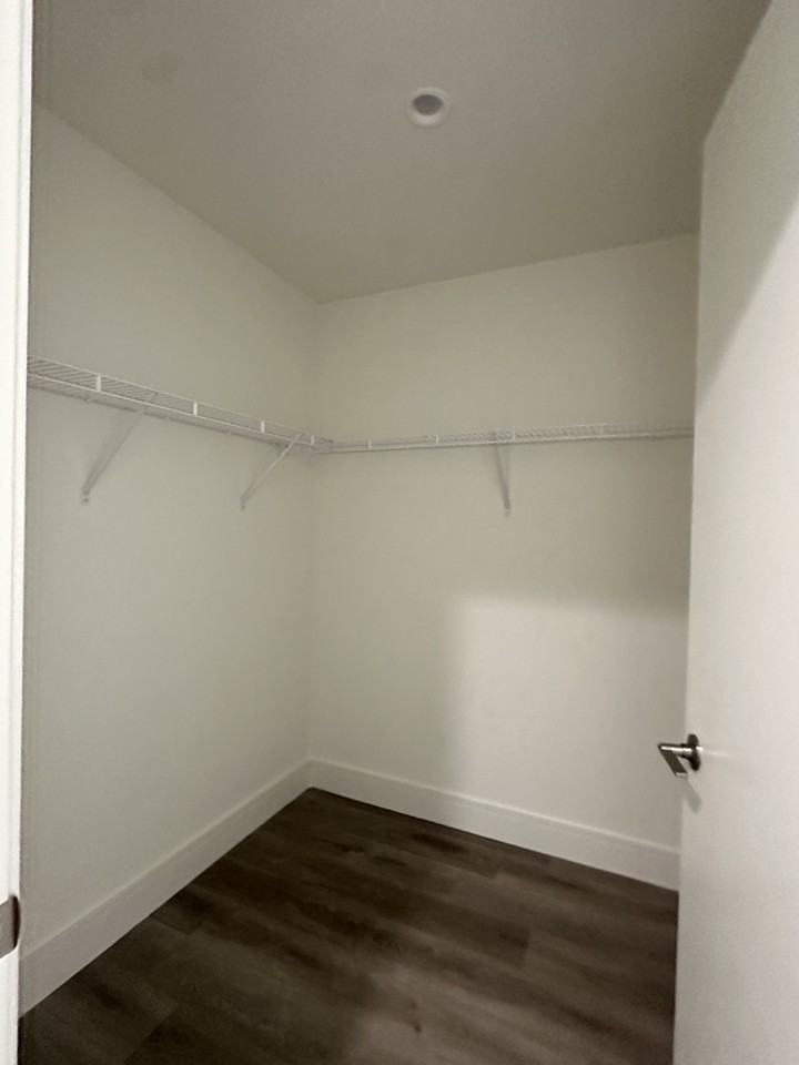 3801 N Dixie Hwy #219