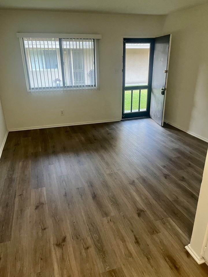 1906 S Flower St #G - Photo 2 of 6