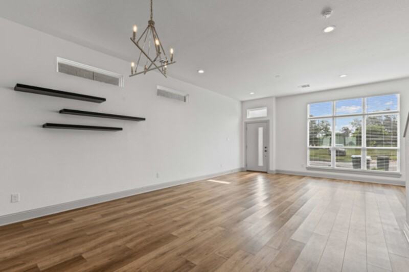 3136 Wayside Ave - Photo 2 of 12