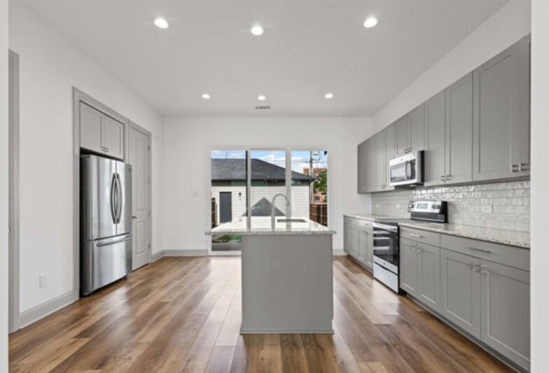 3136 Wayside Ave - Photo 4 of 12