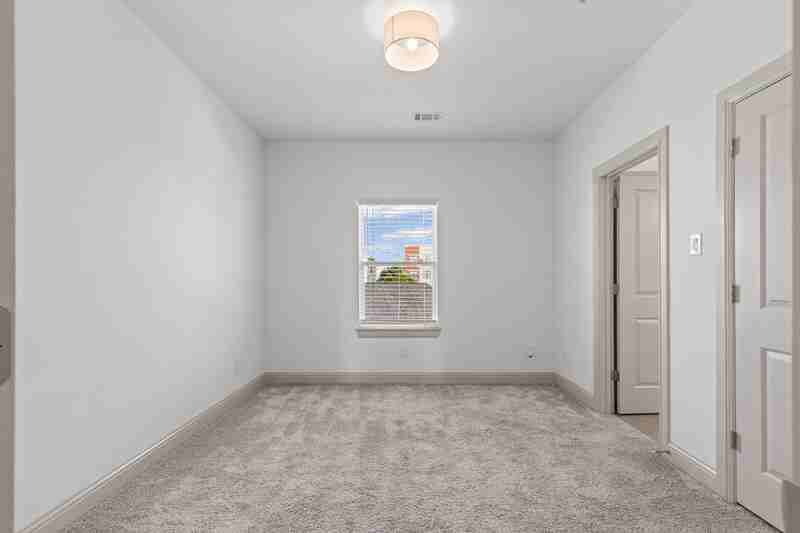 3136 Wayside Ave - Photo 6 of 12