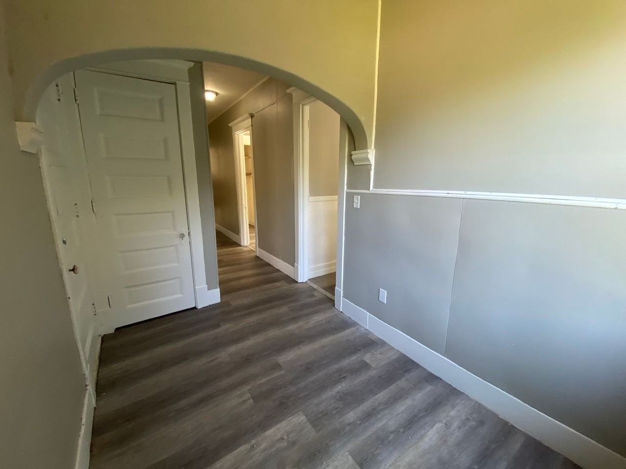 402 South Main St - Photo 5 of 13