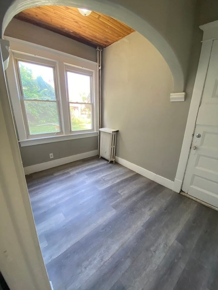 402 South Main St - Photo 6 of 13
