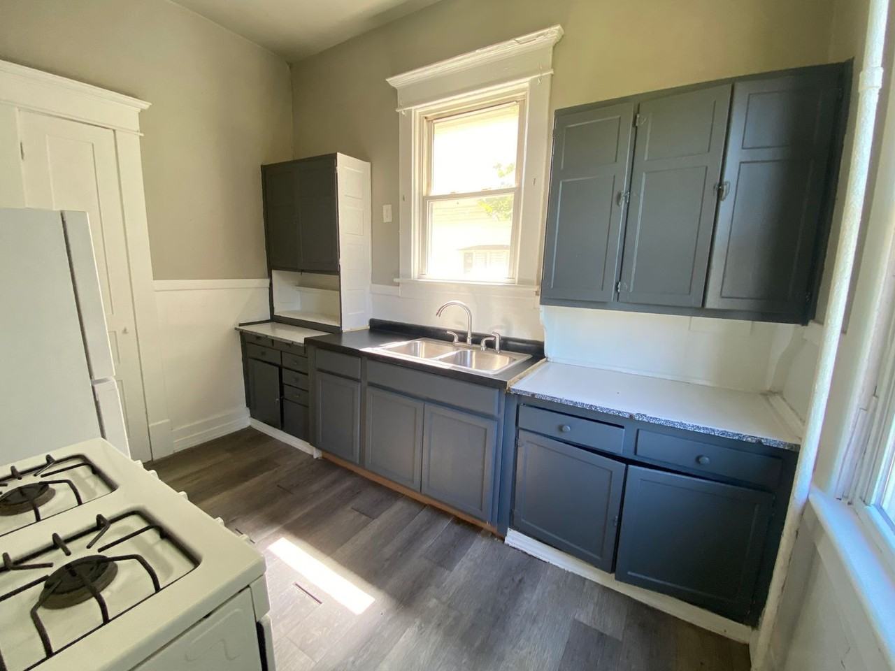 402 South Main St - Photo 2 of 13