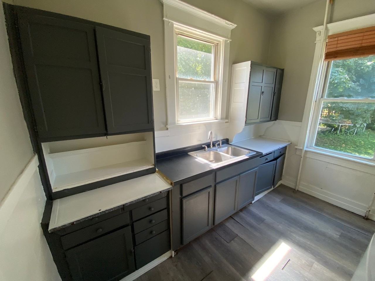 402 South Main St - Photo 7 of 13