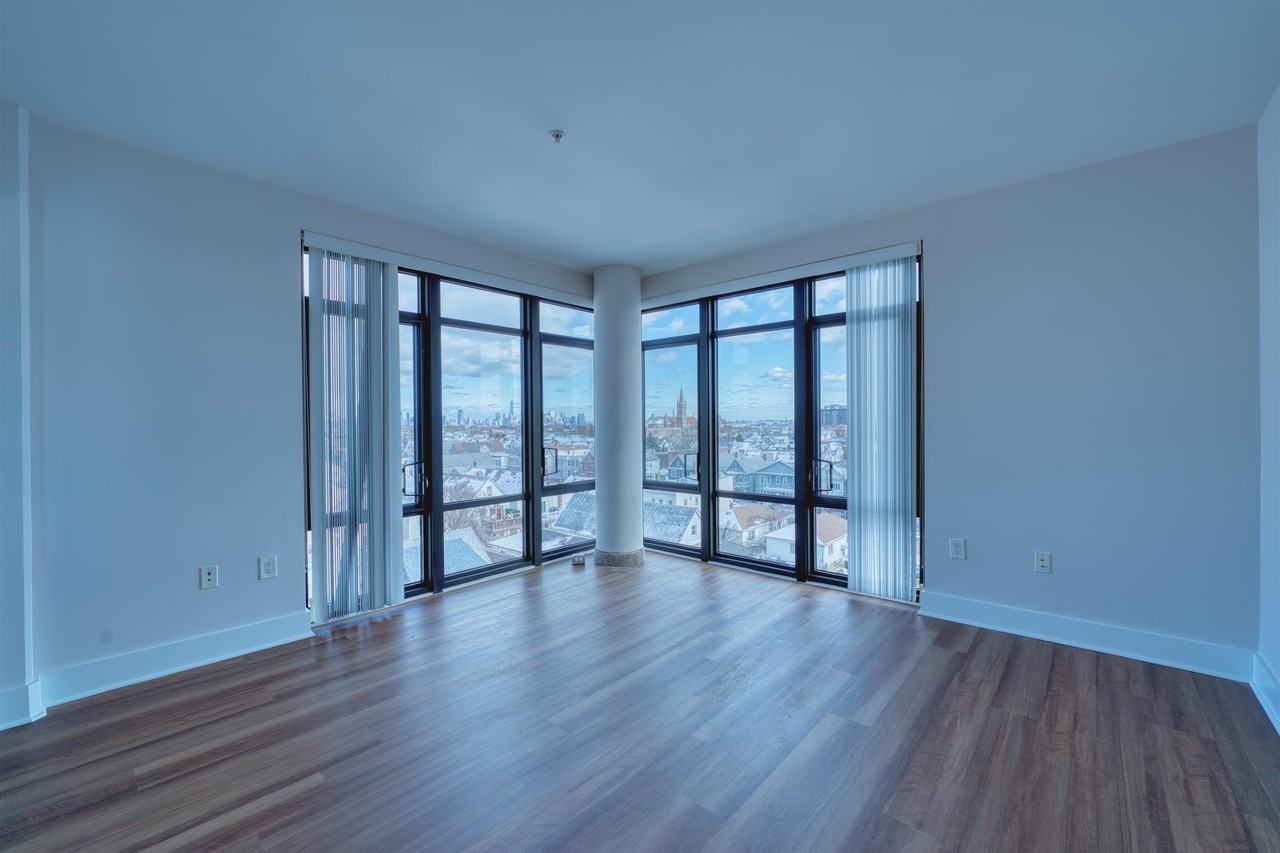 1040 Kennedy Blvd #602 - Photo 5 of 35