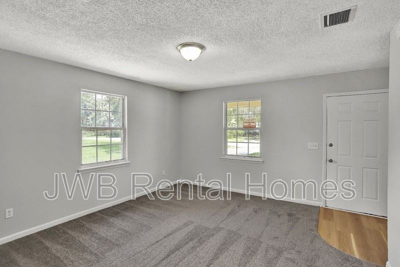 7120 Buffalo Ave - Photo 5 of 13